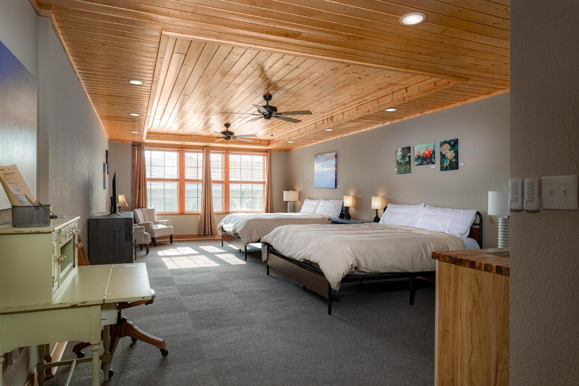 The Nuwray Hotel & Carriage House Burnsville Exterior photo